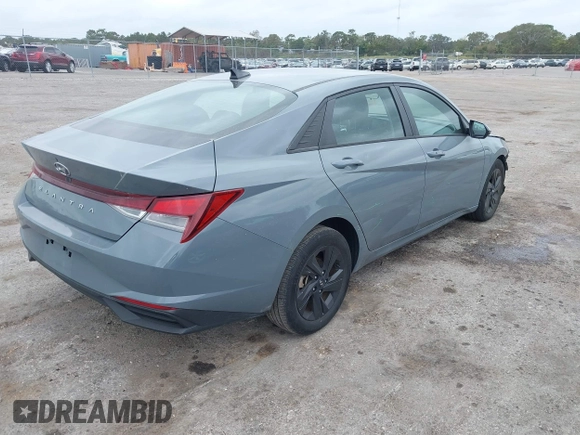 2021 Hyundai Elantra SEL with VIN KMHLM4AG6MU212660, listed as a IAAI auction lot 40806363 with 32,208 mi miles. Bid and sale history available at carsss.com. Image 4.
