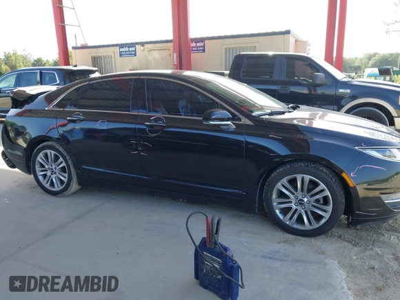 2014 Lincoln MKZ Hybrid z VIN 3LN6L2LU5ER831041, wystawiony jako IAAI lot #42447895 z przebiegiem 92 102 mil mil oraz . Historia ofert i sprzedaży dostępna na DreamBid. Obrazek 13.