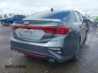 2021 Kia Forte GT-Line with VIN 3KPF34AD4ME268945, listed as a IAAI auction lot 41797258 with 39,232 mi miles. Bid and sale history available at carsss.com. Image 4.
