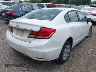 2013 Honda Civic LX z VIN 2HGFB2F52DH599943, wystawiony jako IAAI lot #42124518 z przebiegiem 68 175 mil mil oraz . Historia ofert i sprzedaży dostępna na DreamBid. Obrazek 4.