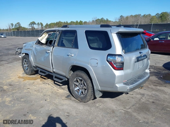 2017 Toyota 4Runner SR5 with VIN JTEBU5JR1H5437698, listed as a IAAI auction lot 41405844 with 117,667 mi miles. Bid and sale history available at carsss.com. Image 3.