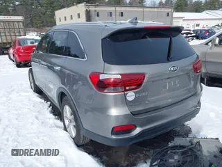 2019 Kia Sorento LX with VIN 5XYPGDA34KG553063, listed as a IAAI auction lot 41483547 with 89,441 mi miles. Bid and sale history available at carsss.com. Image 3.
