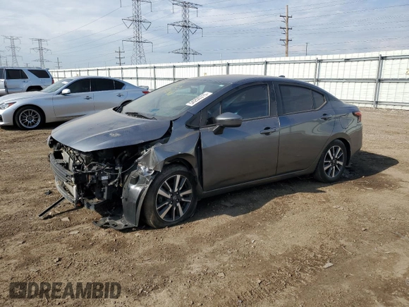 2020 Nissan Versa SV z VIN 3N1CN8EV2LL914312, wystawiony jako Copart lot #54200315 z przebiegiem 45 523 mil mil oraz Szkoda całkowita • Salvage title. Historia ofert i sprzedaży dostępna na DreamBid. Obrazek 1.