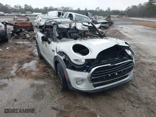 2017 MINI Convertible Cooper with VIN WMWWG5C30H3C20290, listed as a IAAI auction lot 41750397 with 1 mi miles. Bid and sale history available at carsss.com. Image 1.