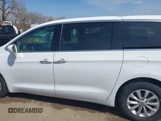 2018 Chrysler Pacifica Touring Plus with VIN 2C4RC1FG8JR125229, listed as a IAAI auction lot 41907817 with 107,914 mi miles and . Bid and sale history available at DreamBid. Image 14.