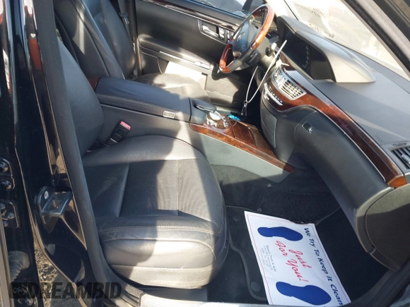 2012 Mercedes-Benz S 550 z VIN WDDNG9EB9CA453330, wystawiony jako IAAI lot #41905056 z przebiegiem Nie podano mil oraz . Historia ofert i sprzedaży dostępna na DreamBid. Obrazek 5.