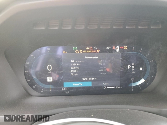 2025 Volvo XC90 Plus with VIN YV4062PE6S1342140, listed as a Copart auction lot 42954285 with 4,584 mi miles and Clean Title. Bid and sale history available at DreamBid. Image 9.