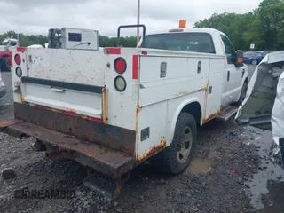2008 Ford F-350 with VIN 1FDSF30518EB85528, listed as a IAAI auction lot 42470231 with 209,284 mi miles and . Bid and sale history available at DreamBid. Image 4.