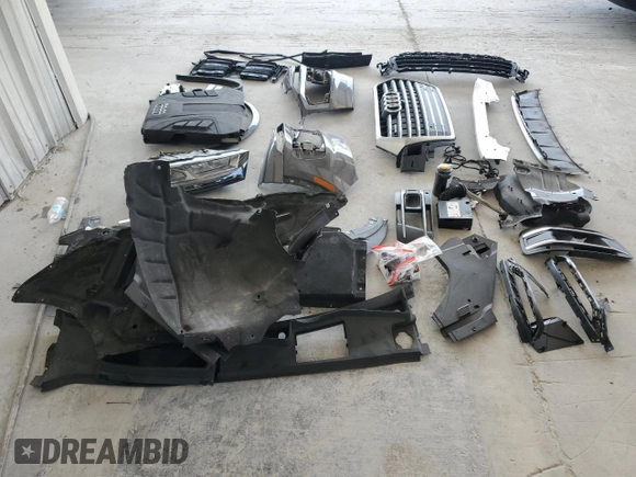 2018 Audi Q7 Prestige z VIN WA1VABF79JD053285, wystawiony jako Copart lot #58538125 z przebiegiem 47 318 mil mil oraz Szkoda całkowita • Salvage title. Historia ofert i sprzedaży dostępna na DreamBid. Obrazek 13.