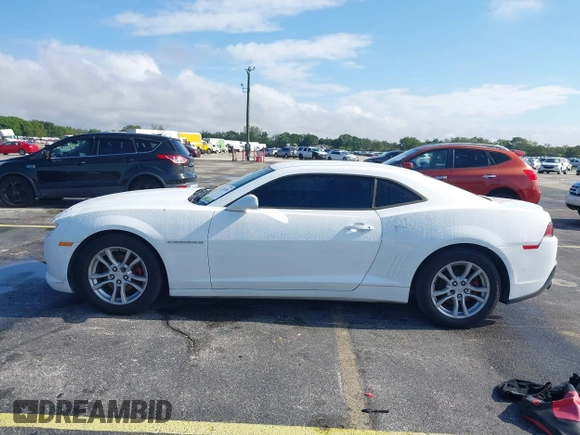 2015 Chevrolet Camaro LS z VIN 2G1FB1E32F9140247, wystawiony jako IAAI lot #42240205 z przebiegiem 196 142 mil mil oraz . Historia ofert i sprzedaży dostępna na DreamBid. Obrazek 14.