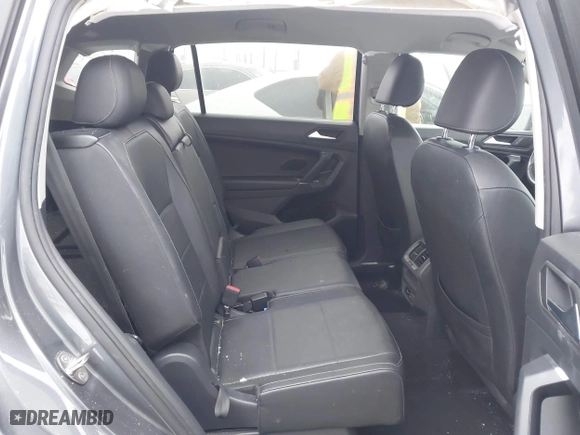 2020 Volkswagen Tiguan SE with VIN 3VV2B7AX7LM066135, listed as a IAAI auction lot 41349357 with 106,575 mi miles. Bid and sale history available at carsss.com. Image 8.