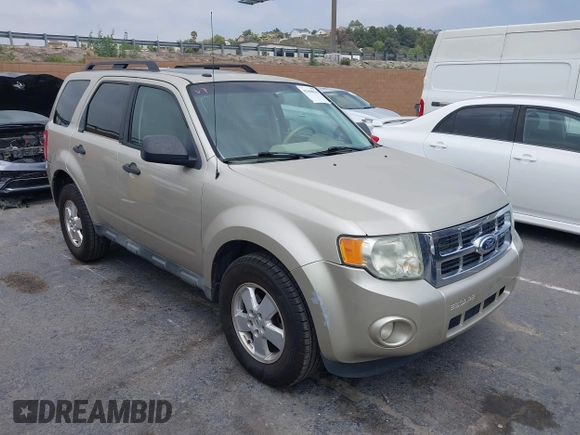 2012 Ford Escape XLT with VIN 1FMCU0D74CKA07739, listed as a IAAI auction lot 42100820 with 308,265 mi miles. Bid and sale history available at carsss.com. Image 1.