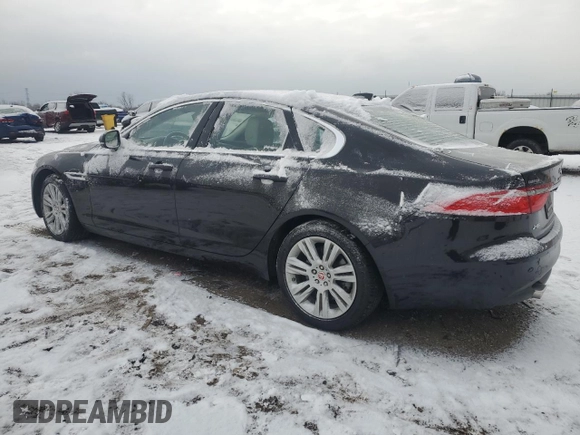 2016 Jaguar XF 35t Premium z VIN SAJBD4BV6GCY11860, wystawiony jako Copart lot #41879565 z przebiegiem 42 304 mil mil oraz Szkoda całkowita • Salvage title. Historia ofert i sprzedaży dostępna na DreamBid. Obrazek 2.