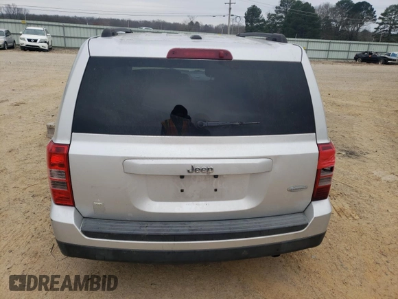 2013 Jeep Patriot Latitude with VIN 1C4NJPFB9DD146531, listed as a Copart auction lot 44819775 with 220,396 mi miles and Salvage Title. Bid and sale history available at carsss.com. Image 6.