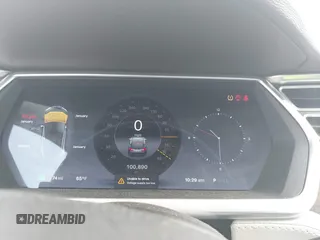 2013 Tesla Model S с VIN 5YJSA1DG7DFP26402, выставлен на аукционе IAAI как лот 42195726 с пробегом 100 890 миль миль и . История ставок и продаж доступна на DreamBid. Изображение 7.