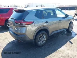 2021 Nissan Rogue S z VIN 5N1AT3AB6MC696151, wystawiony jako IAAI lot #41829916 z przebiegiem 34 000 mil mil oraz . Historia ofert i sprzedaży dostępna na DreamBid. Obrazek 4.