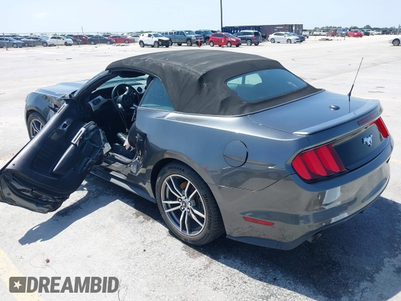 2016 Ford Mustang EcoBoost Premium z VIN 1FATP8UHXG5299412, wystawiony jako IAAI lot #42202822 z przebiegiem 121 693 mil mil oraz . Historia ofert i sprzedaży dostępna na DreamBid. Obrazek 18.