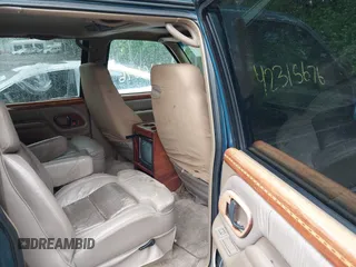 1995 GMC Suburban with VIN 1GDFK16K8SJ741041, listed as a IAAI auction lot 42315676 with 159,312 mi miles and . Bid and sale history available at DreamBid. Image 8.