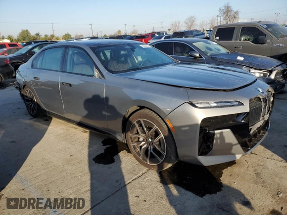 2024 BMW 7 Series 740i с VIN WBA23EH07RCP58749, выставлен на аукционе Copart как лот 42834555 с пробегом 9 227 миль миль и Чистый • Clean title. История ставок и продаж доступна на DreamBid. Изображение 4.