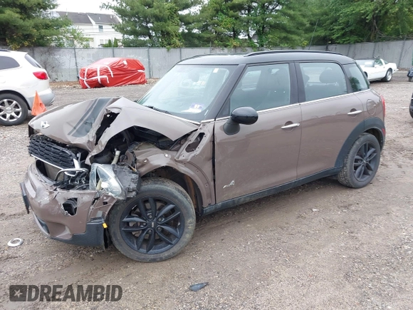 2014 MINI Countryman S with VIN WMWZC5C55EWP41717, listed as a IAAI auction lot 42324347 with Not provided miles and . Bid and sale history available at DreamBid. Image 18.