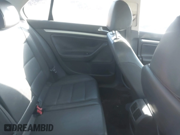 2007 Volkswagen Jetta 2.5 with VIN 3VWSF71KX7M031633, listed as a IAAI auction lot 41666156 with 210,312 mi miles and . Bid and sale history available at DreamBid. Image 8.