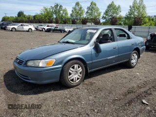 2001 Toyota Camry CE z VIN 4T1BG22K51U835015, wystawiony jako Copart lot #58148225 z przebiegiem 93 287 mil mil oraz Szkoda całkowita • Salvage title. Historia ofert i sprzedaży dostępna na DreamBid. Obrazek 1.