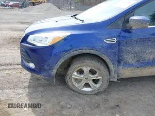 2015 Ford Escape SE с VIN 1FMCU9GX6FUB27096, выставлен на аукционе IAAI как лот 41854200 с пробегом 148 706 миль миль и . История ставок и продаж доступна на DreamBid. Изображение 6.