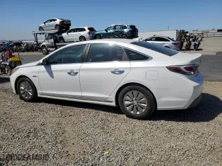 2017 Hyundai Sonata Hybrid SE with VIN KMHE24L36HA061335, listed as a Copart auction lot 52649475 with 186,825 mi miles and Clean Title. Bid and sale history available at carsss.com. Image 2.