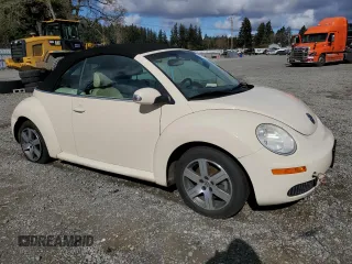 2006 Volkswagen Beetle with VIN 3VWRG31Y66M331578, listed as a Copart auction lot 49324285 with 93,854 mi miles and Salvage title. Bid and sale history available at DreamBid. Image 4.