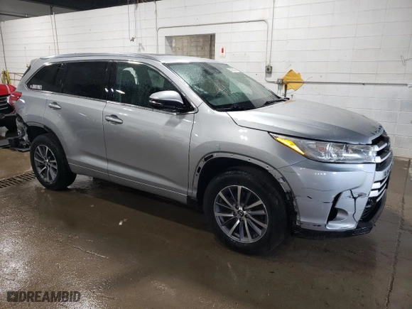 2017 Toyota Highlander XLE with VIN 5TDJZRFH7HS480171, listed as a Copart auction lot 51065085 with 107,334 mi miles and Salvage Title. Bid and sale history available at carsss.com. Image 4.