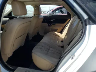 2014 Jaguar XJ Portfolio with VIN SAJWJ2GD6E8V74284, listed as a Copart auction lot 74577584 with 39,835 mi miles and Non repairable. Bid and sale history available at DreamBid. Image 10.