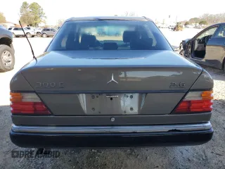 1992 Mercedes-Benz 300 with VIN WDBEA26E2NB668491, listed as a Copart auction lot 49306465 with 272,343 mi miles and Salvage Title. Bid and sale history available at DreamBid. Image 6.