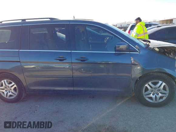 2005 Honda Odyssey EX with VIN 5FNRL38455B401141, listed as a IAAI auction lot 41407460 with 194,347 mi miles. Bid and sale history available at carsss.com. Image 13.