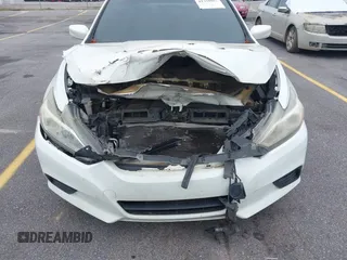 2016 Nissan Altima S z VIN 1N4AL3APXGN345029, wystawiony jako IAAI lot #42359083 z przebiegiem 210 555 mil mil oraz . Historia ofert i sprzedaży dostępna na DreamBid. Obrazek 6.