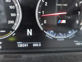 2013 BMW M6 z VIN WBSLX9C55DC968497, wystawiony jako IAAI lot #41863884 z przebiegiem 128 241 mil mil oraz . Historia ofert i sprzedaży dostępna na DreamBid. Obrazek 7.