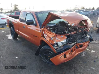 2000 Dodge Dakota SLT with VIN 1B7GG22XXYS610262, listed as a IAAI auction lot 41806744 with 243,650 mi miles and . Bid and sale history available at carsss.com. Image 1.