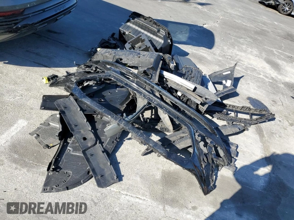 2024 Audi Q8 e-tron Premium z VIN WA14AAGE4RB012976, wystawiony jako Copart lot #46000915 z przebiegiem 42 333 mil mil oraz Szkoda całkowita • Salvage title. Historia ofert i sprzedaży dostępna na DreamBid. Obrazek 13.
