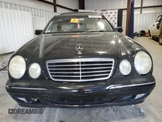 2001 Mercedes-Benz E 320 z VIN WDBJF65J91B339674, wystawiony jako Copart lot #50374725 z przebiegiem 205 940 mil mil oraz Szkoda całkowita • Salvage title. Historia ofert i sprzedaży dostępna na DreamBid. Obrazek 5.