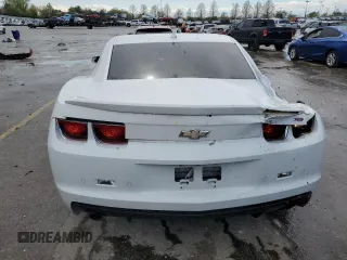 2013 Chevrolet Camaro LT z VIN 2G1FC1E38D9172713, wystawiony jako Copart lot #52681855 z przebiegiem 65 440 mil mil oraz Czysty tytuł • Clean title. Historia ofert i sprzedaży dostępna na DreamBid. Obrazek 6.