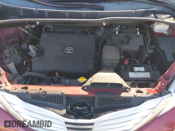 2014 Toyota Sienna XLE z VIN 5TDYK3DC6ES440358, wystawiony jako IAAI lot #40988116 z przebiegiem 87 692 mil mil oraz . Historia ofert i sprzedaży dostępna na DreamBid. Obrazek 10.