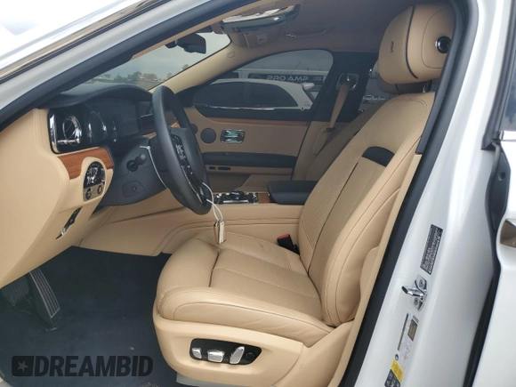 2021 Rolls-Royce Ghost z VIN SCATV0C05MU205314, wystawiony jako Copart lot #56092074 z przebiegiem 6547 mil mil oraz Szkody całkowita. Historia ofert i sprzedaży dostępna na DreamBid. Obrazek 7.