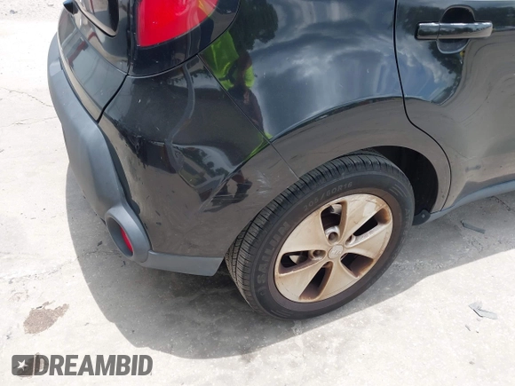 2015 Kia Soul z VIN KNDJN2A27F7161320, wystawiony jako IAAI lot #42480400 z przebiegiem 92 275 mil mil oraz . Historia ofert i sprzedaży dostępna na DreamBid. Obrazek 12.