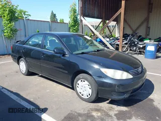 2006 Toyota Camry STD z VIN 4T1BE30K86U152375, wystawiony jako IAAI lot #42359360 z przebiegiem 186 491 mil mil oraz . Historia ofert i sprzedaży dostępna na DreamBid. Obrazek 1.