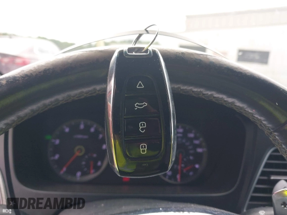 2015 Hyundai Sonata Sport z VIN 5NPE34AB6FH231128, wystawiony jako IAAI lot #42356554 z przebiegiem 177 296 mil mil oraz . Historia ofert i sprzedaży dostępna na DreamBid. Obrazek 11.