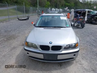 2003 BMW 3 Series 325i with VIN WBAEV33403KL79160, listed as a IAAI auction lot 42123846 with 200,406 mi miles and . Bid and sale history available at DreamBid. Image 12.