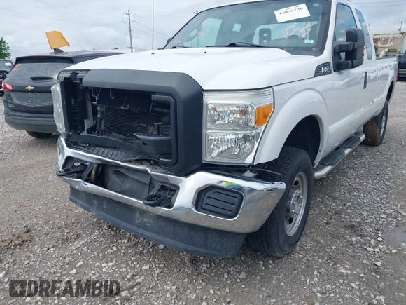 2015 Ford Super Duty F-250 SRW XLT with VIN 1FT7X2B69FEC44250, listed as a IAAI auction lot 42090730 with 286,471 mi miles. Bid and sale history available at carsss.com. Image 5.