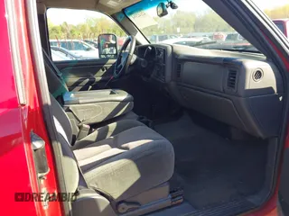 2004 Chevrolet Silverado 1500 Z71 with VIN 2GCEK19T441184081, listed as a IAAI auction lot 42142394 with 189,892 mi miles. Bid and sale history available at carsss.com. Image 5.