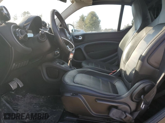 2017 Smart fortwo Passion with VIN WMEFK5DA5HK146190, listed as a Copart auction lot 47440835 with 41,803 mi miles and Salvage title. Bid and sale history available at DreamBid. Image 7.