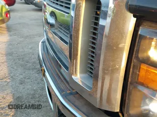 2008 Ford F-250 XL z VIN 1FTSW20R98EB48177, wystawiony jako IAAI lot #42856019 z przebiegiem 335 654 mil mil oraz . Historia ofert i sprzedaży dostępna na DreamBid. Obrazek 19.
