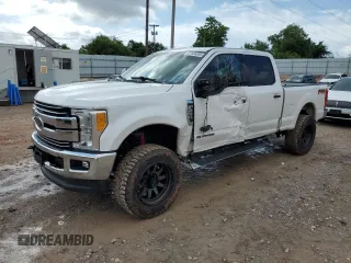 2017 Ford F-250 Lariat z VIN 1FT7W2BT2HEC77098, wystawiony jako Copart lot #57896595 z przebiegiem 142 254 mil mil oraz Szkoda całkowita • Salvage title. Historia ofert i sprzedaży dostępna na DreamBid. Obrazek 1.
